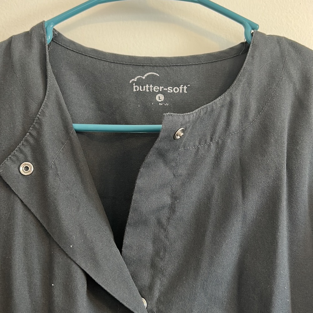 Buttersoft Scrub Jacket - Picture 3 of 4